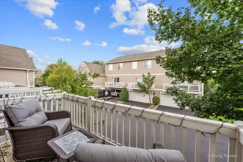 Exterior - 2297 Twilight Dr, Aurora, IL 60503 photo 3 of 5