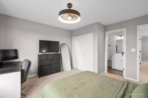 Bedroom - 2297 Twilight Dr, Aurora, IL 60503 photo 4 of 4