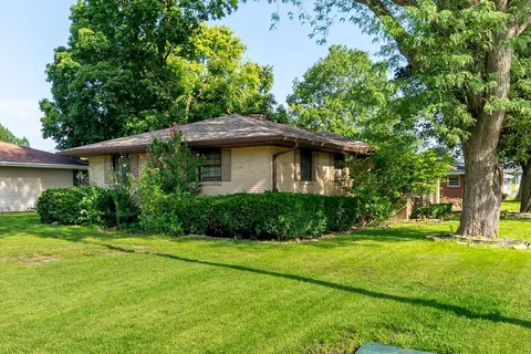 Exterior - 2304 Plum St, Peru, IL 61354 photo 9 of 9