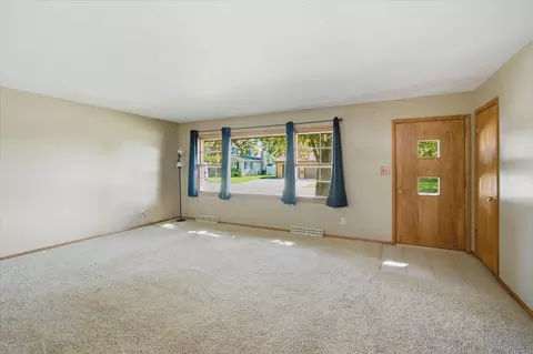 Living - 2304 Plum St, Peru, IL 61354 photo 1 of 4