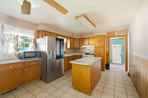 Kitchen - 2304 Plum St, Peru, IL 61354 photo 1 of 3