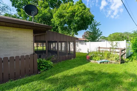 Exterior - 2304 Plum St, Peru, IL 61354 photo 3 of 9