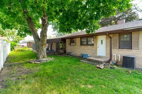 Exterior - 2304 Plum St, Peru, IL 61354 photo 4 of 9