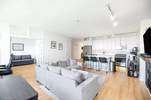 Living - 701 S Wells St #2605, Chicago, IL 60607 photo 1 of 2