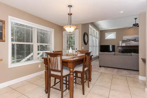 Dining - 1506 Kell Ave, Bloomington, IL 61705 photo 2 of 3