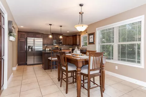 Dining - 1506 Kell Ave, Bloomington, IL 61705 photo 3 of 3