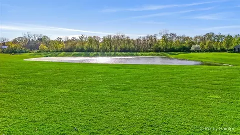 8219 Squirrel Dr, Spring Grove, IL 60081 photo 9
