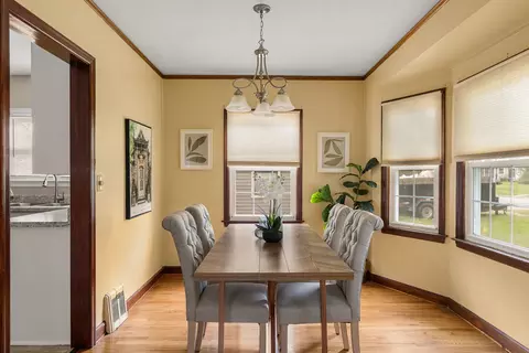 Dining - 938 53rd St, Moline, IL 61265 photo 1 of 2