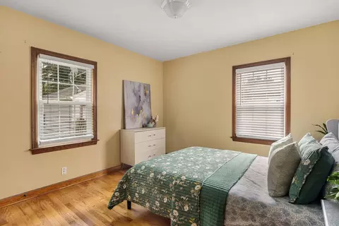 Bedroom - 938 53rd St, Moline, IL 61265 photo 1 of 3