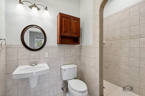 Bath - 15004 S Bartlett Ave, Plainfield, IL 60544 photo 1 of 5