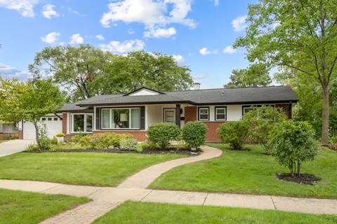 298 Peach Tree Ln, Elk Grove Village, IL 60007