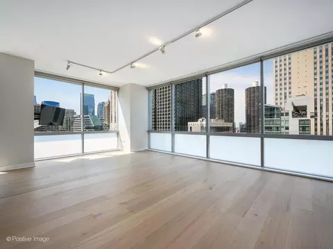 Living - 8 E Randolph St #2105, Chicago, IL 60601 photo 1 of 5