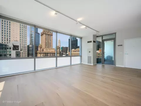 Living - 8 E Randolph St #2105, Chicago, IL 60601 photo 2 of 5