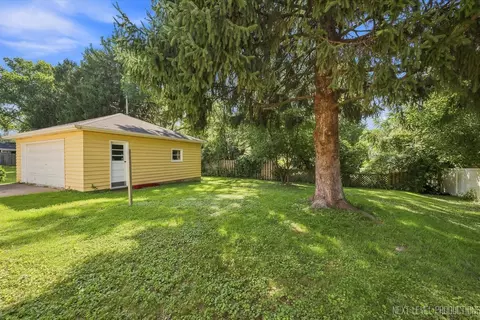 Exterior - 846 Fifth Ave, Geneva, IL 60134 photo 5 of 7