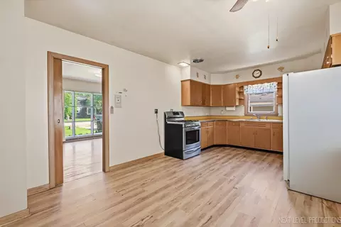 Kitchen - 846 Fifth Ave, Geneva, IL 60134 photo 1 of 3