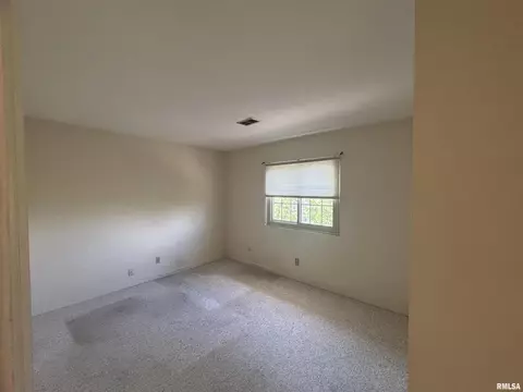 Bedroom - 920 17th St #28, Moline, IL 61265 photo 6 of 8