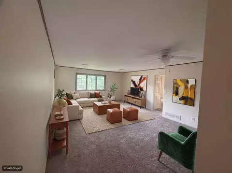 Living - 920 17th St #28, Moline, IL 61265 photo 1 of 6