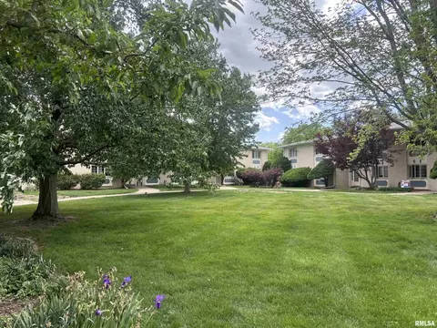 Exterior - 920 17th St #28, Moline, IL 61265 photo 2 of 3
