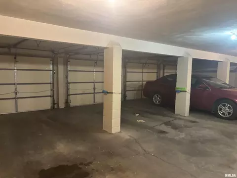 Exterior - 920 17th St #28, Moline, IL 61265 photo 3 of 3