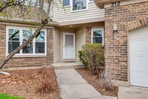 212 Willow Pkwy, Buffalo Grove, IL 60089