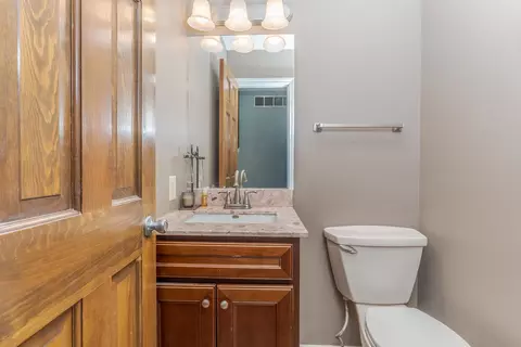Bath - 34 Chiswick Cir, Bloomington, IL 61704 photo 1 of 4