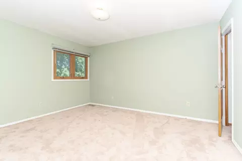 Bedroom - 34 Chiswick Cir, Bloomington, IL 61704 photo 6 of 9