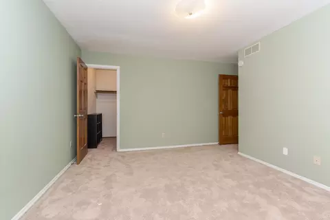 Bedroom - 34 Chiswick Cir, Bloomington, IL 61704 photo 7 of 9