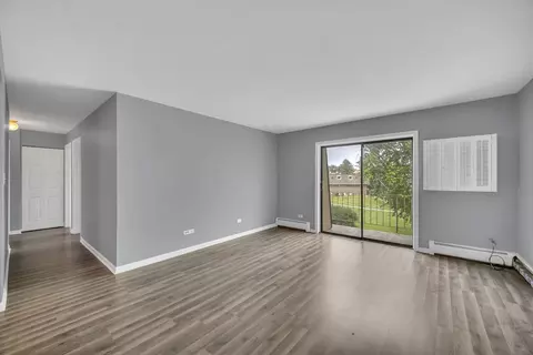 Living - 138 E Bailey Rd #M, Naperville, IL 60565 photo 4 of 6