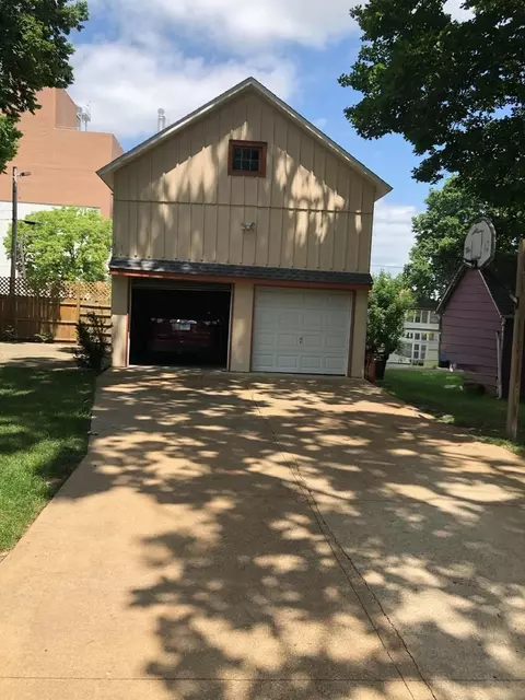 Exterior - 219 W 4th St, Pecatonica, IL 61063 photo 1 of 4