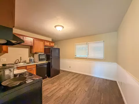 Kitchen - 910 Maplepark Dr, Champaign, IL 61821 photo 1 of 2