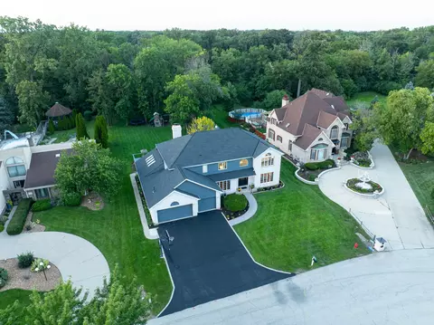 17 W210 Massel Ct, Bensenville, IL 60106