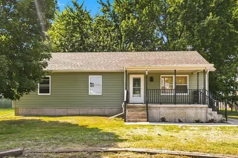 245 First St, Charlotte, IA 52731