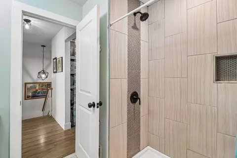 Bath - 74 Silver Tree Cir, Cary, IL 60013 photo 2 of 2