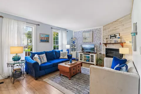 Living - 74 Silver Tree Cir, Cary, IL 60013 photo 2 of 5