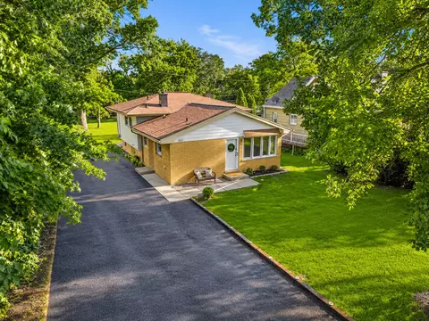 View/Area - 849 E Red Oak St, Addison, IL 60101 photo 1 of 2