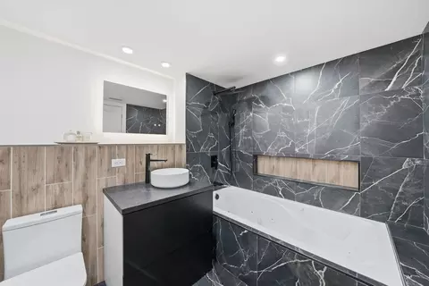 Bath - 849 E Red Oak St, Addison, IL 60101 photo 3 of 3