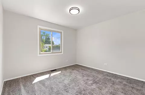 Bedroom - 5184 Deerpath Rd, Oak Forest, IL 60452 photo 4 of 5
