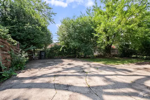 Exterior - 9120 E Prairie Rd, Evanston, IL 60203 photo 2 of 2