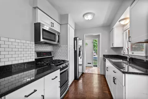 Kitchen - 9120 E Prairie Rd, Evanston, IL 60203 photo 2 of 2