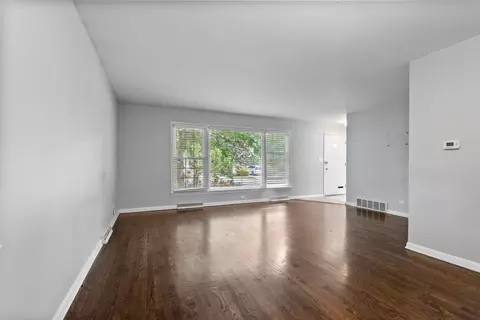 Living - 9120 E Prairie Rd, Evanston, IL 60203 photo 1 of 4