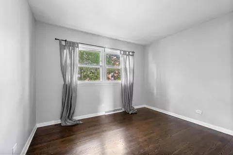 Bedroom - 9120 E Prairie Rd, Evanston, IL 60203 photo 3 of 3