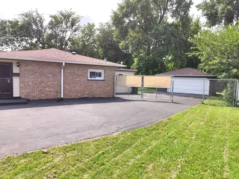 Exterior - 16068 Richmond Ave, Markham, IL 60428 photo 5 of 13