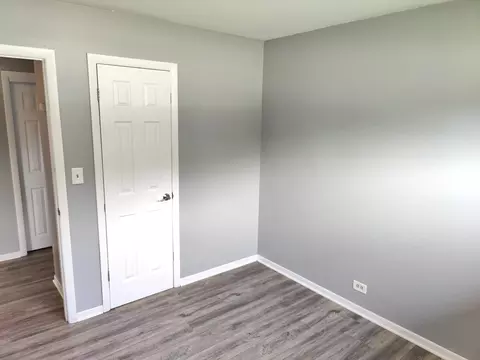 Bedroom - 16068 Richmond Ave, Markham, IL 60428 photo 4 of 7