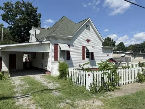 Exterior - 806 E Mckinley St, Marion, IL 62959 photo 3 of 3