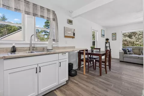 Kitchen - 895 Pine Bluff Rd, Morris, IL 60450 photo 2 of 5