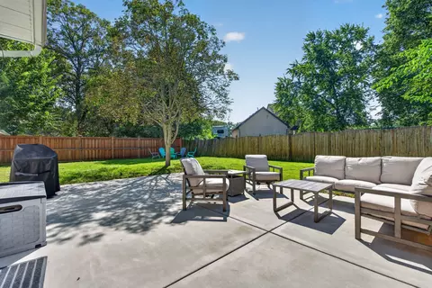 Exterior - 895 Pine Bluff Rd, Morris, IL 60450 photo 2 of 8