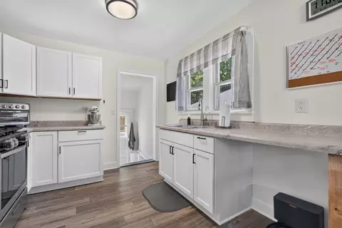 Kitchen - 895 Pine Bluff Rd, Morris, IL 60450 photo 4 of 5