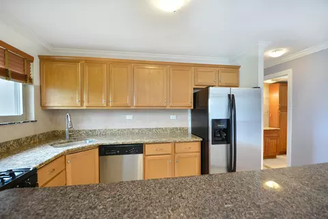 Kitchen - 575 Fairway View Dr #3H, Wheeling, IL 60090 photo 2 of 3