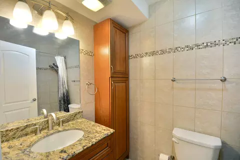 Bath - 575 Fairway View Dr #3H, Wheeling, IL 60090 photo 1 of 1