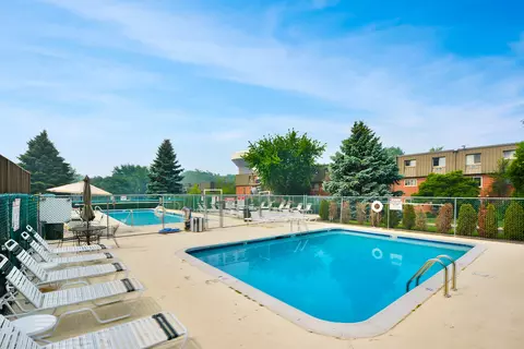 Exterior - 575 Fairway View Dr #3H, Wheeling, IL 60090 photo 4 of 4